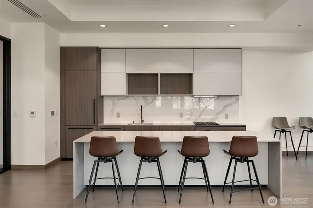 $1,035,000 | 889 Avenue Square Northeast, Unit 607, Bellevue, WA 98004