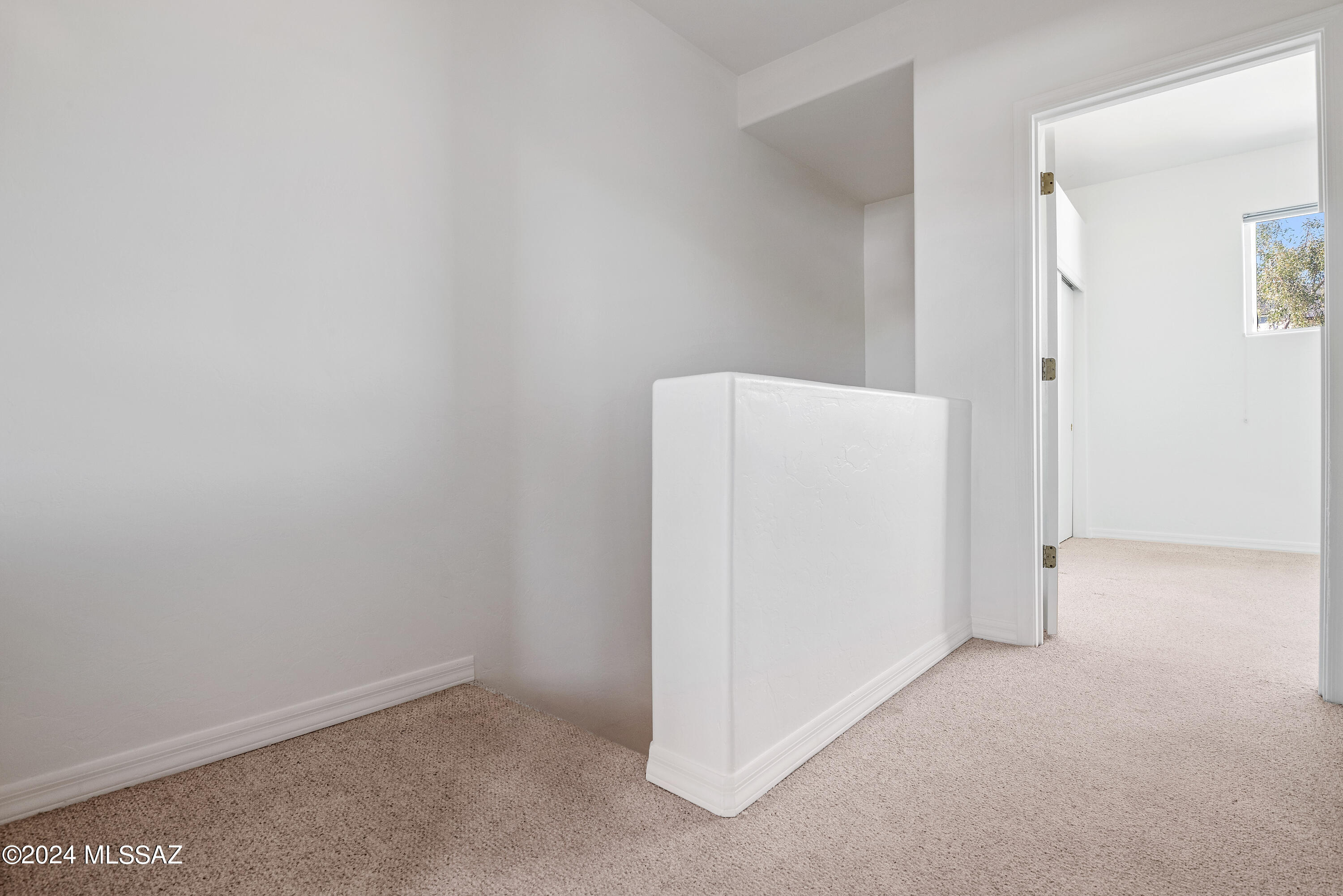 523 East Roger Road Tucson, AZ 85705 - Photo 21 of 40 a view of a room