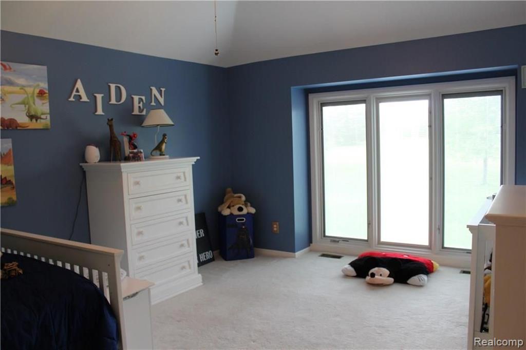 6909 Poppleton Road Canton, MI 48187 - Photo 14 of 27