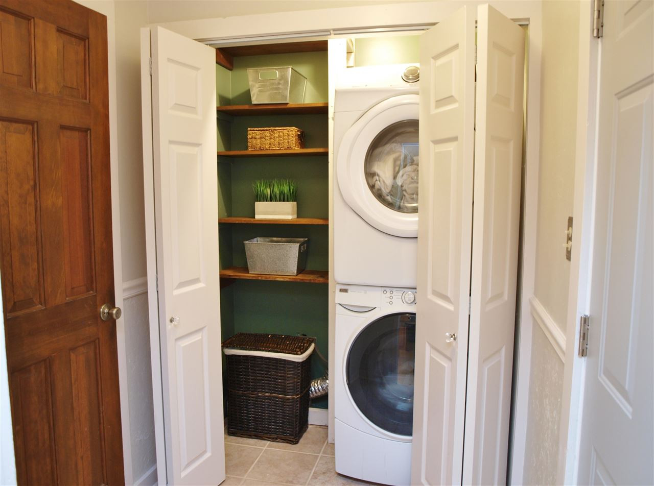 11621 Trottenham Street Raleigh, NC 27614 - Photo 18 of 30 Mudroom/Laundry Closet