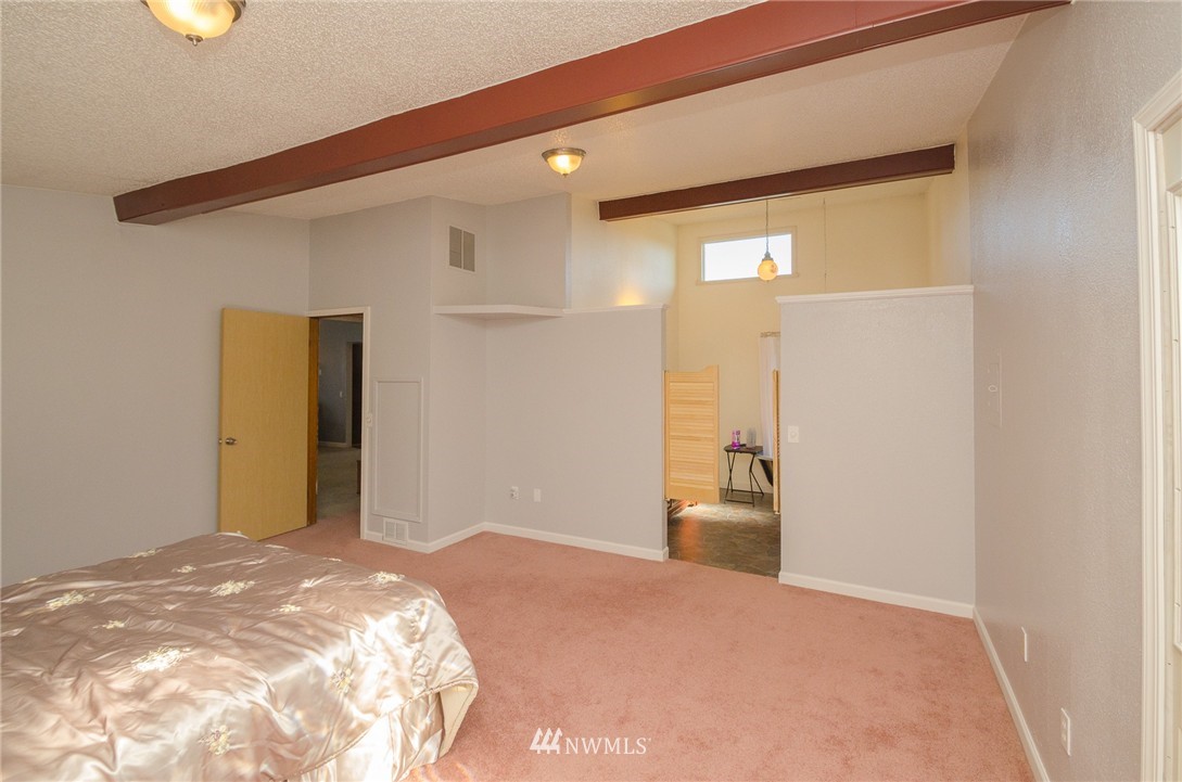 2713 Russell Road Centralia, WA 98531 - Photo 11 of 24 Gallery Image 11