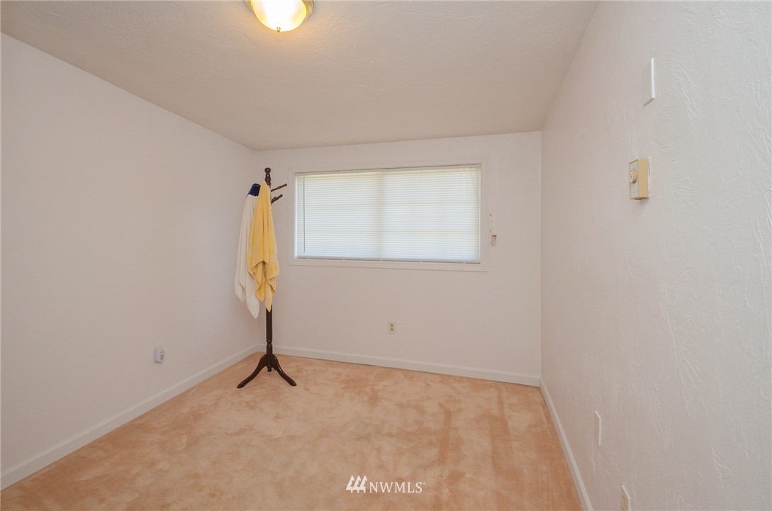 2713 Russell Road Centralia, WA 98531 - Photo 15 of 24 Gallery Image 15