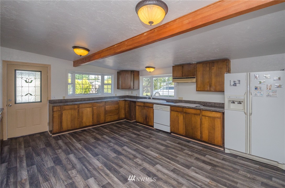2713 Russell Road Centralia, WA 98531 - Photo 3 of 24 Gallery Image 3