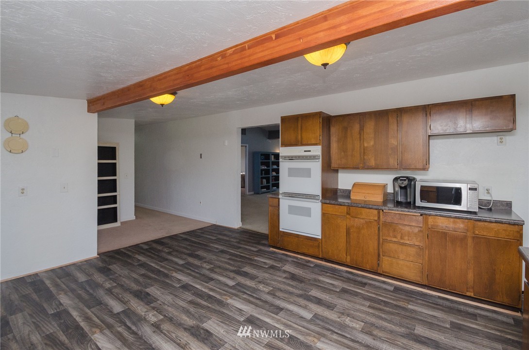 2713 Russell Road Centralia, WA 98531 - Photo 4 of 24 Gallery Image 4