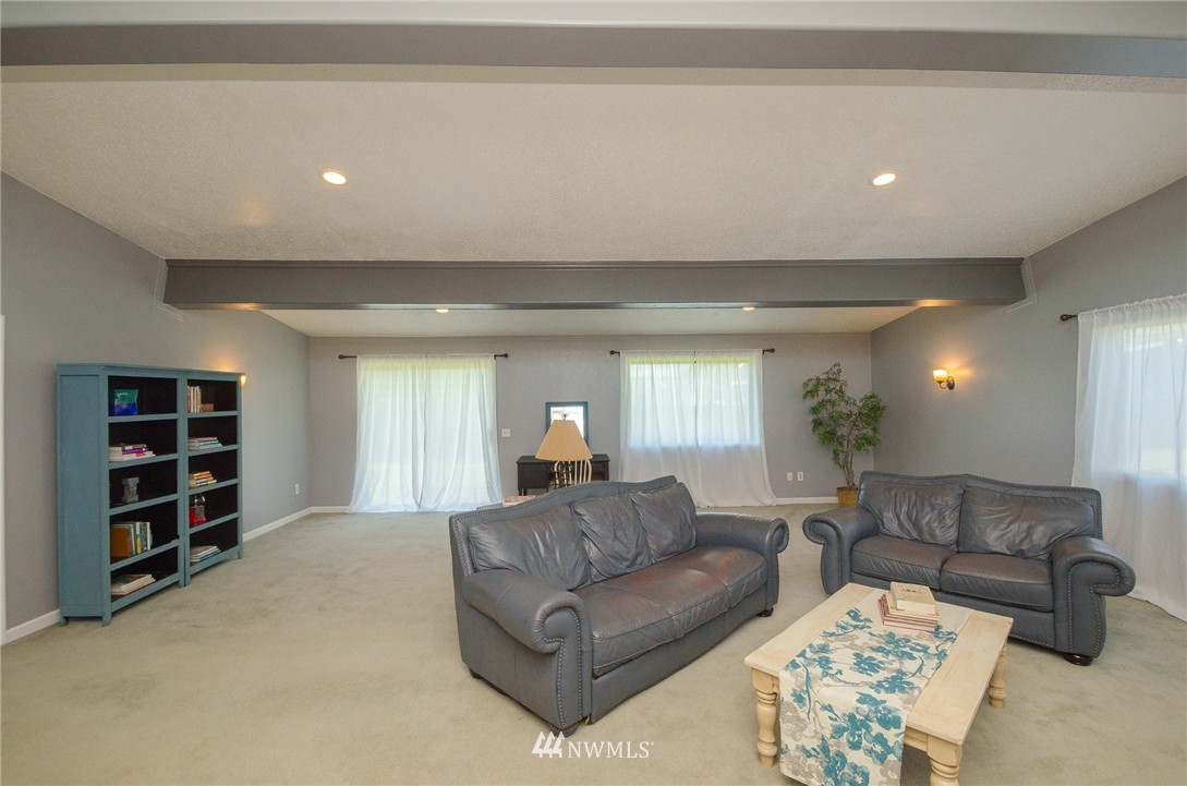 2713 Russell Road Centralia, WA 98531 - Photo 6 of 24 Gallery Image 6