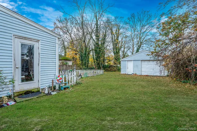 $599,000 | 21 South Summit Avenue, Patchogue, NY 11772