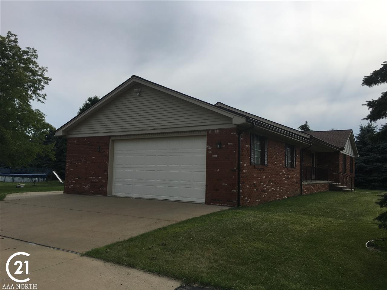 16880 28 Mile Road Ray, MI 48096 - Photo 4 of 28 31351993-3.JPG