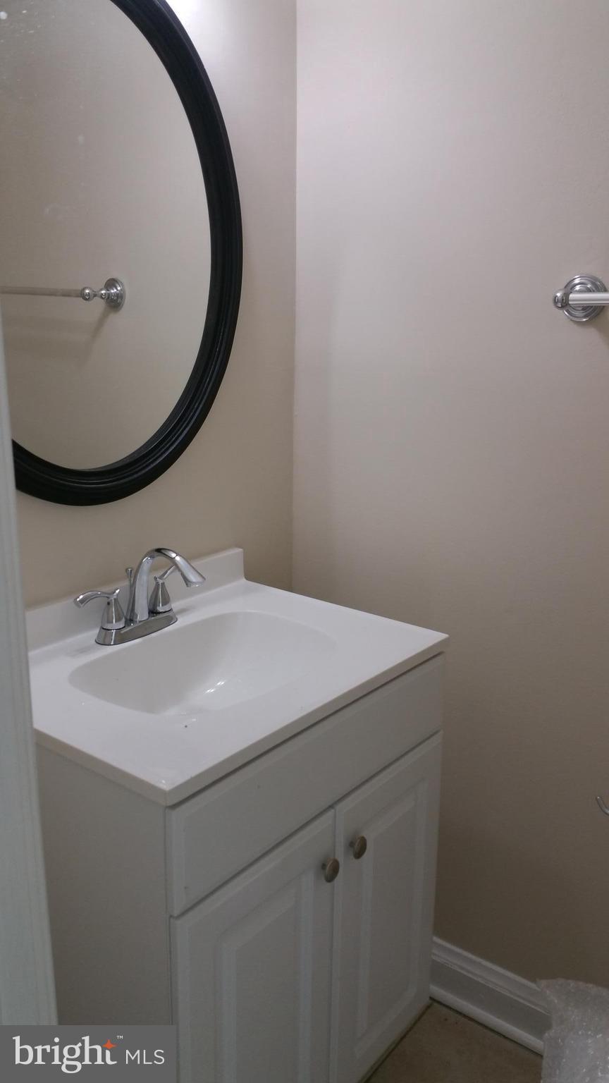 7610 Stuart Court Manassas, VA 20111 - Photo 14 of 16 Powder Room