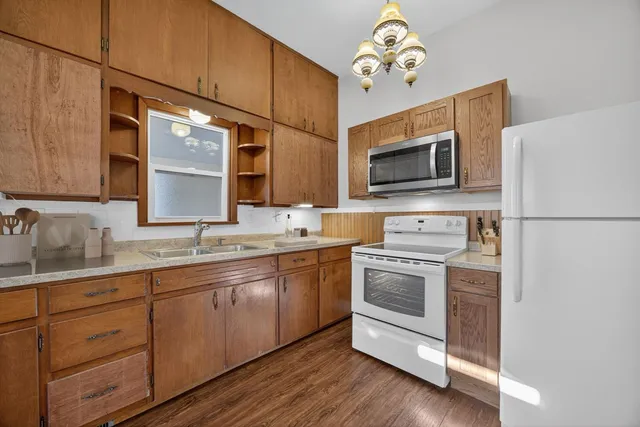 $179,900 | 245 Main Street West, Wabasha, MN 55981