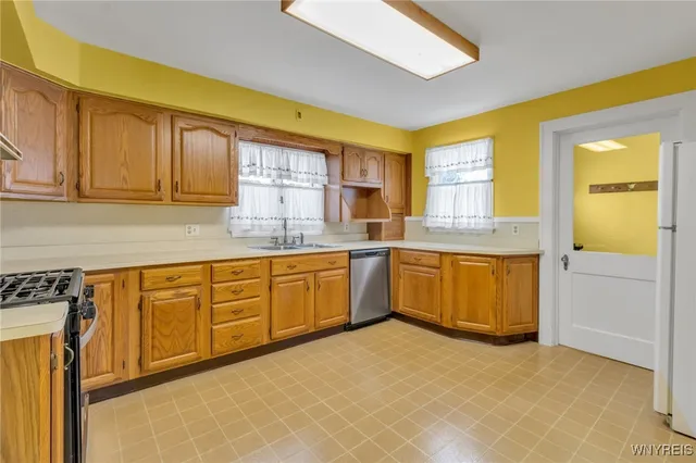 $179,900 | 53 Otis Street, Batavia City, NY 14020