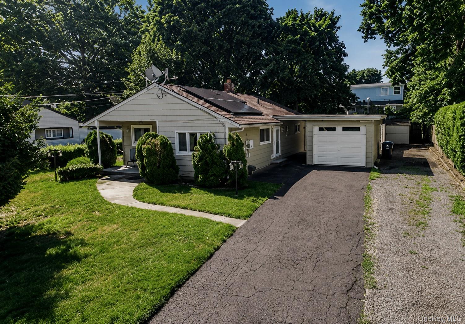 376 County Center Road White Plains, NY 10603 - Photo 38 of 40