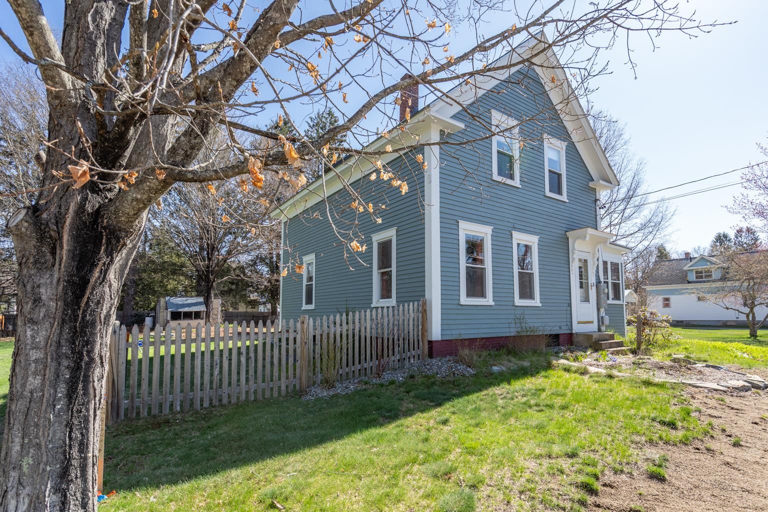 8 Adams Avenue Rochester, NH 03867 - Photo 3 of 35