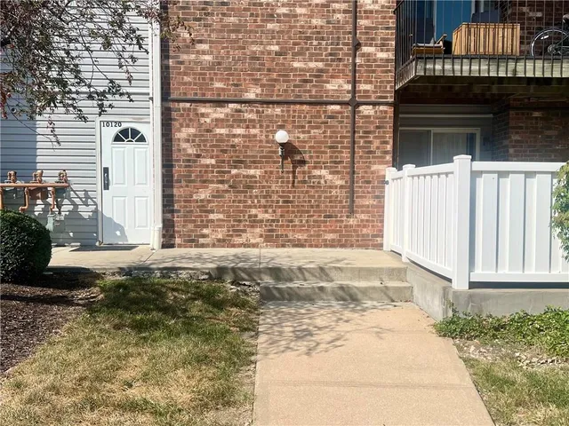 $145,000 | 10120 West 96th Street, Unit A, Overland Park, KS 66212