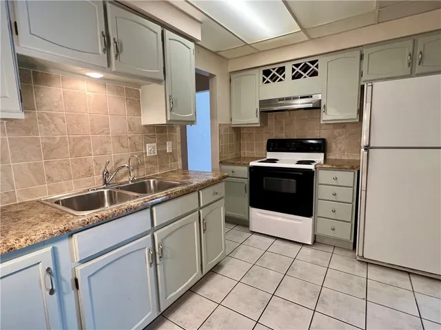 $145,000 | 10120 West 96th Street, Unit A, Overland Park, KS 66212