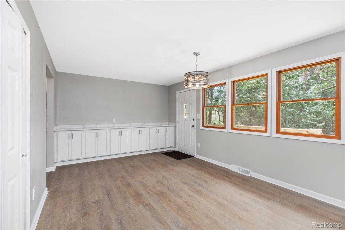 7771 South Eston Road Clarkston, MI 48348 - Photo 5 of 33 Gallery Image 5