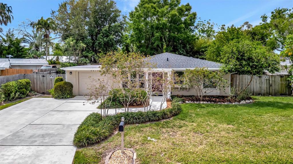 4478 Coco Ridge Circle Sarasota, FL 34233 - Photo 2 of 85 Gallery Image 2