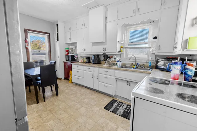 $145,000 | 124 Ellington Street, West Concord, MN 55985