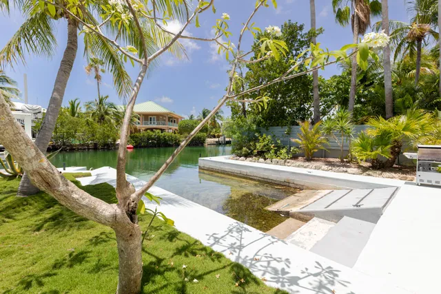 $1,698,000 | 17176 Bonita Lane West, Sugarloaf, FL 33042