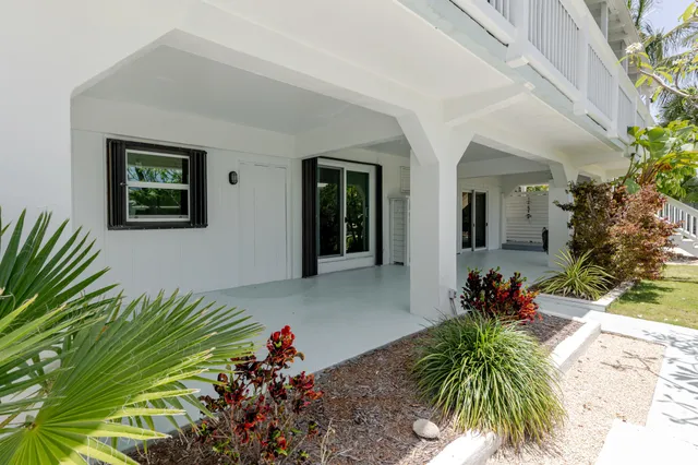 $1,698,000 | 17176 Bonita Lane West, Sugarloaf, FL 33042