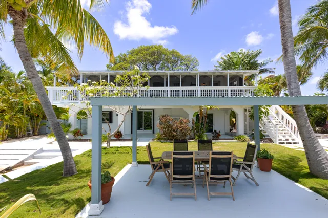 a bathroom with a sink vanity and a mirror