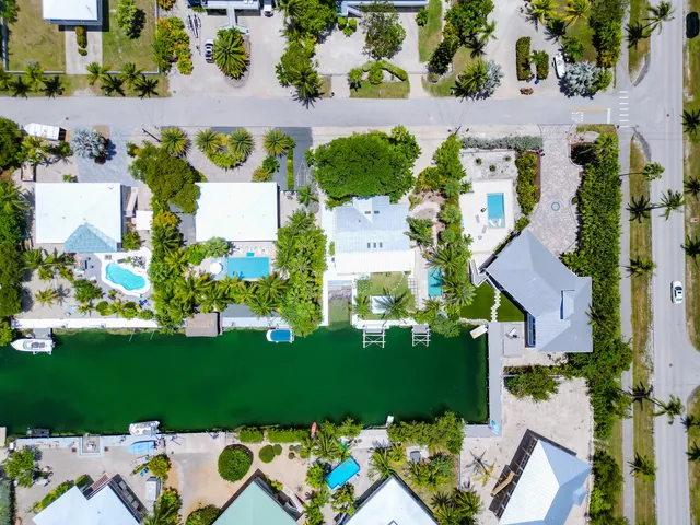 $1,698,000 | 17176 Bonita Lane West, Sugarloaf, FL 33042