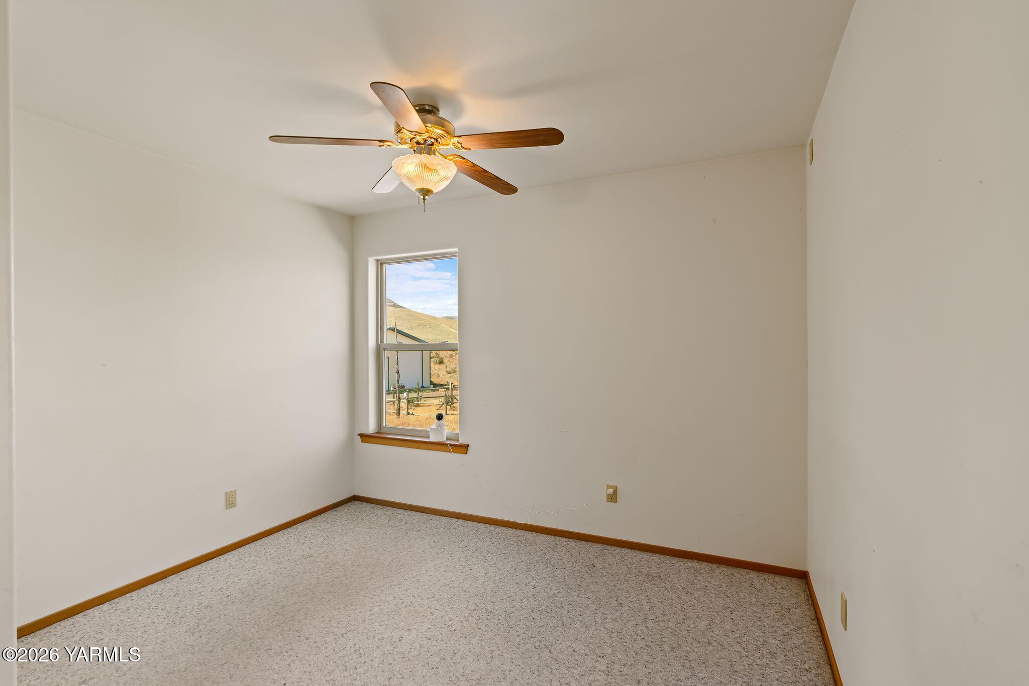 723 Burbank Creek Road Yakima, WA 98901 - Photo 15 of 48 723 Burbank Creek Rd-15