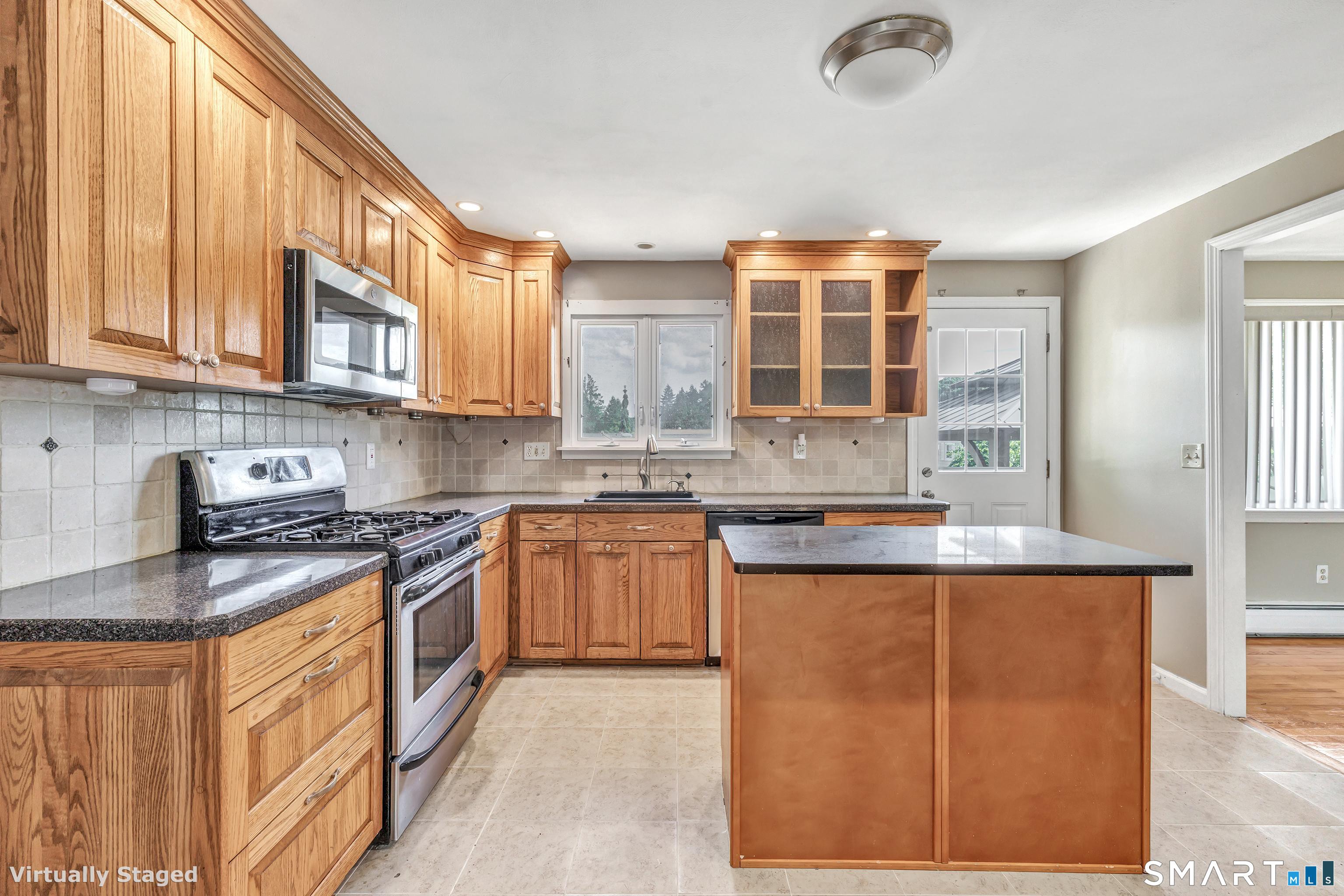 175 Post Oak Road Stratford, CT 06614 - Photo 11 of 33 KITCHEN