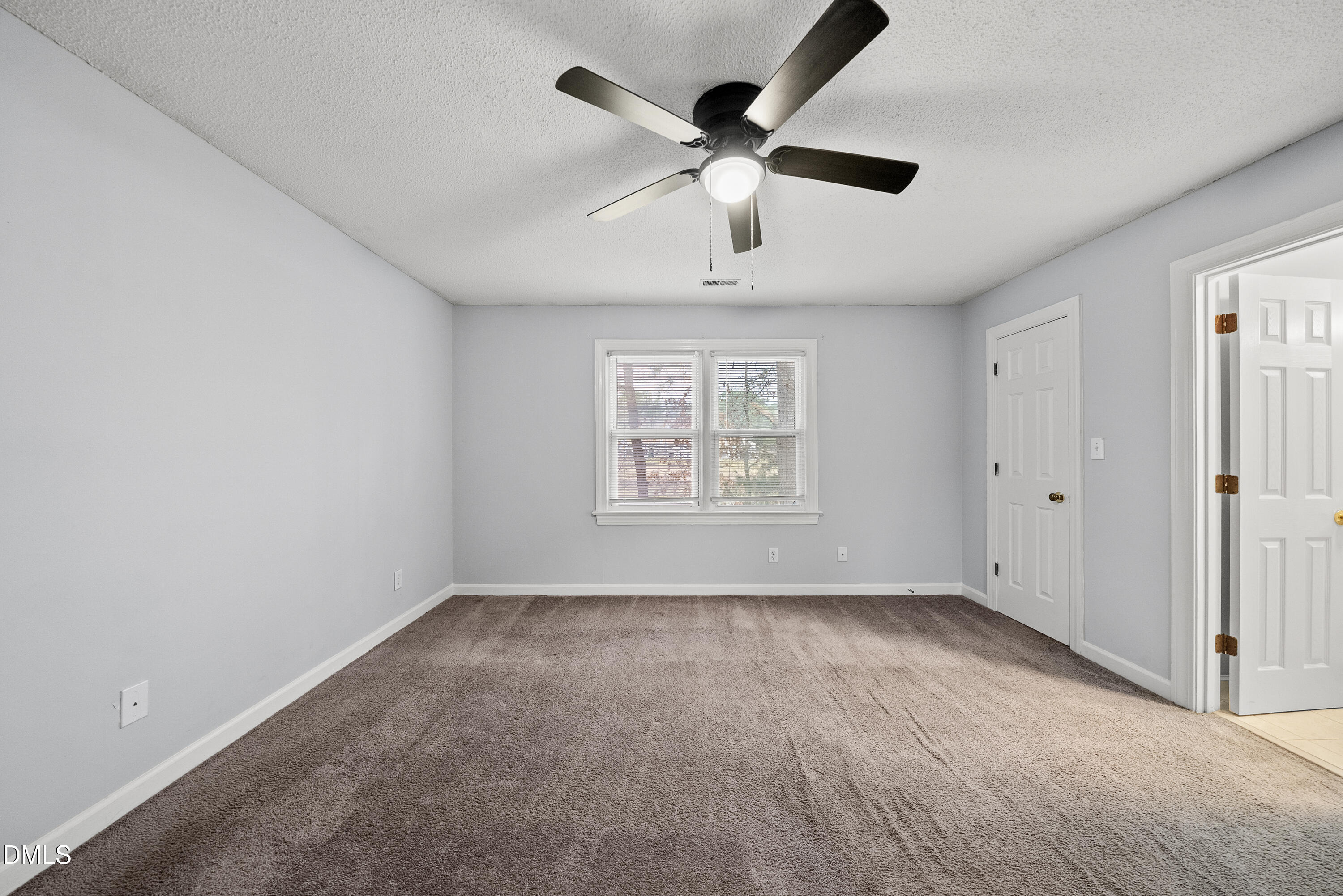 6115 Highcastle Court Raleigh, NC 27613 - Photo 12 of 32 DSC03340