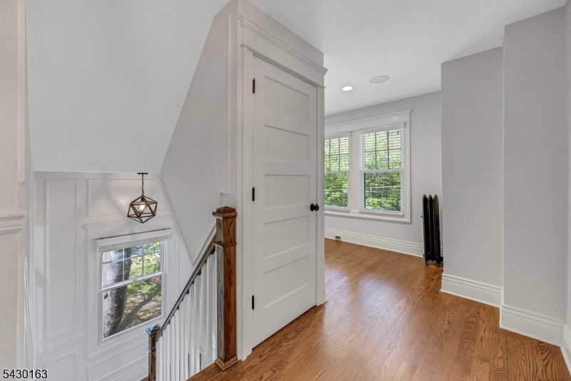 228 Miller Road Mahwah, NJ 07430 - Photo 17 of 26