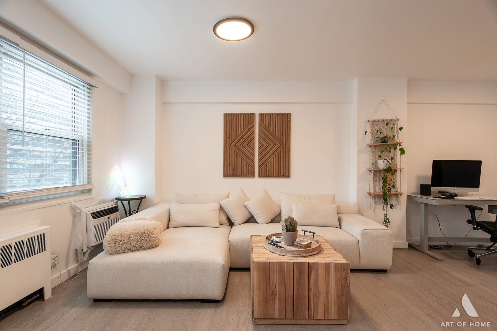2909 North Sheridan Road, Unit 407 Chicago, IL 60657 - Photo 5 of 20 a living room with furniture and a flat screen tv