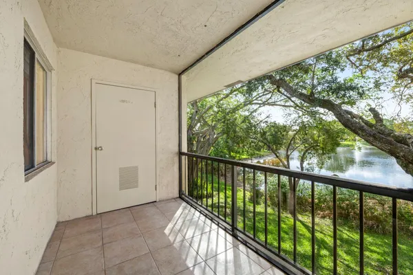 $1,900 | 830 Southwest 9th St Circle, Unit 204, Boca Raton, FL 33486