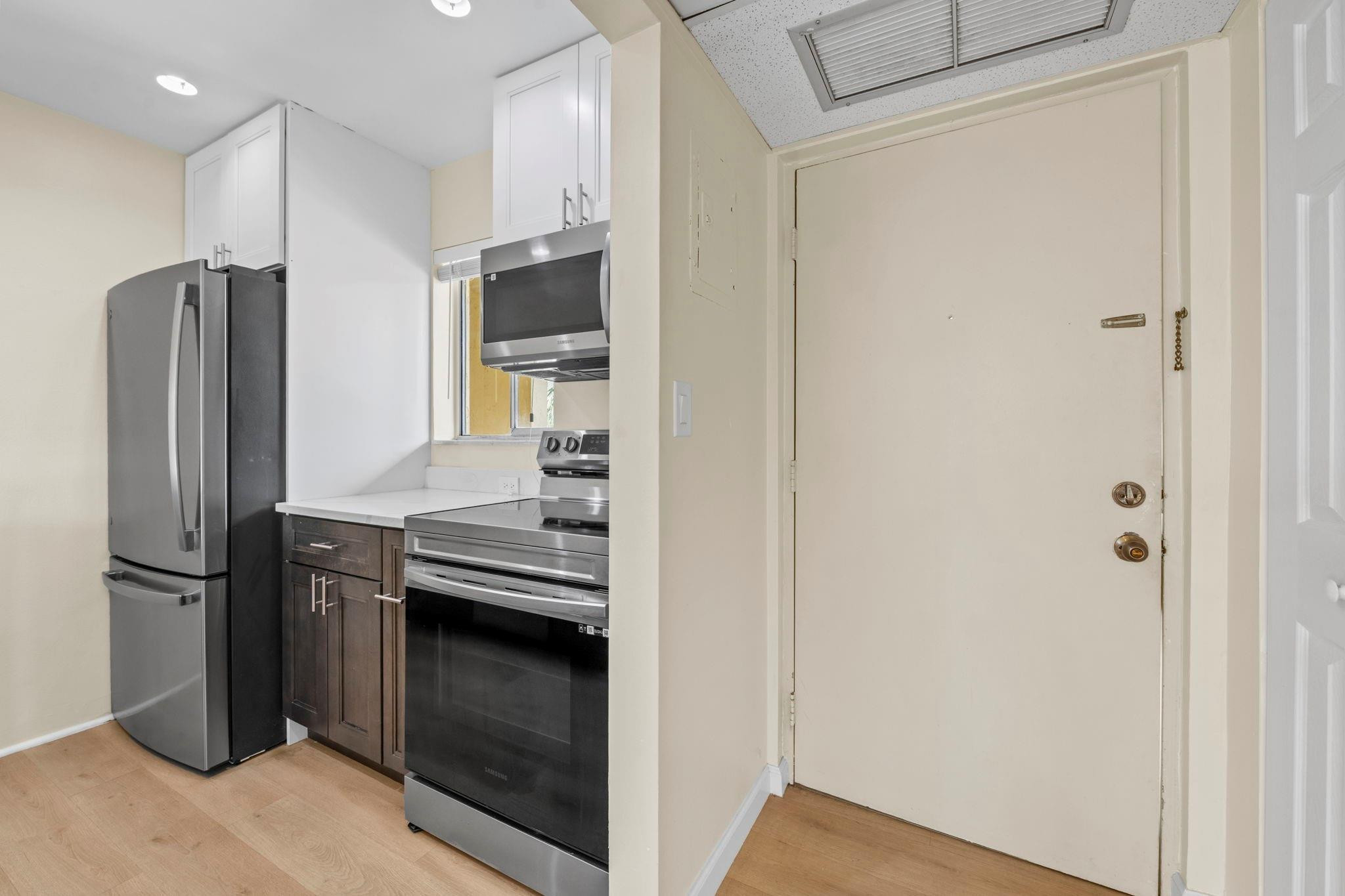 830 Southwest 9th St Circle, Unit 204 Boca Raton, FL 33486 - Photo 4 of 21 Photo 6