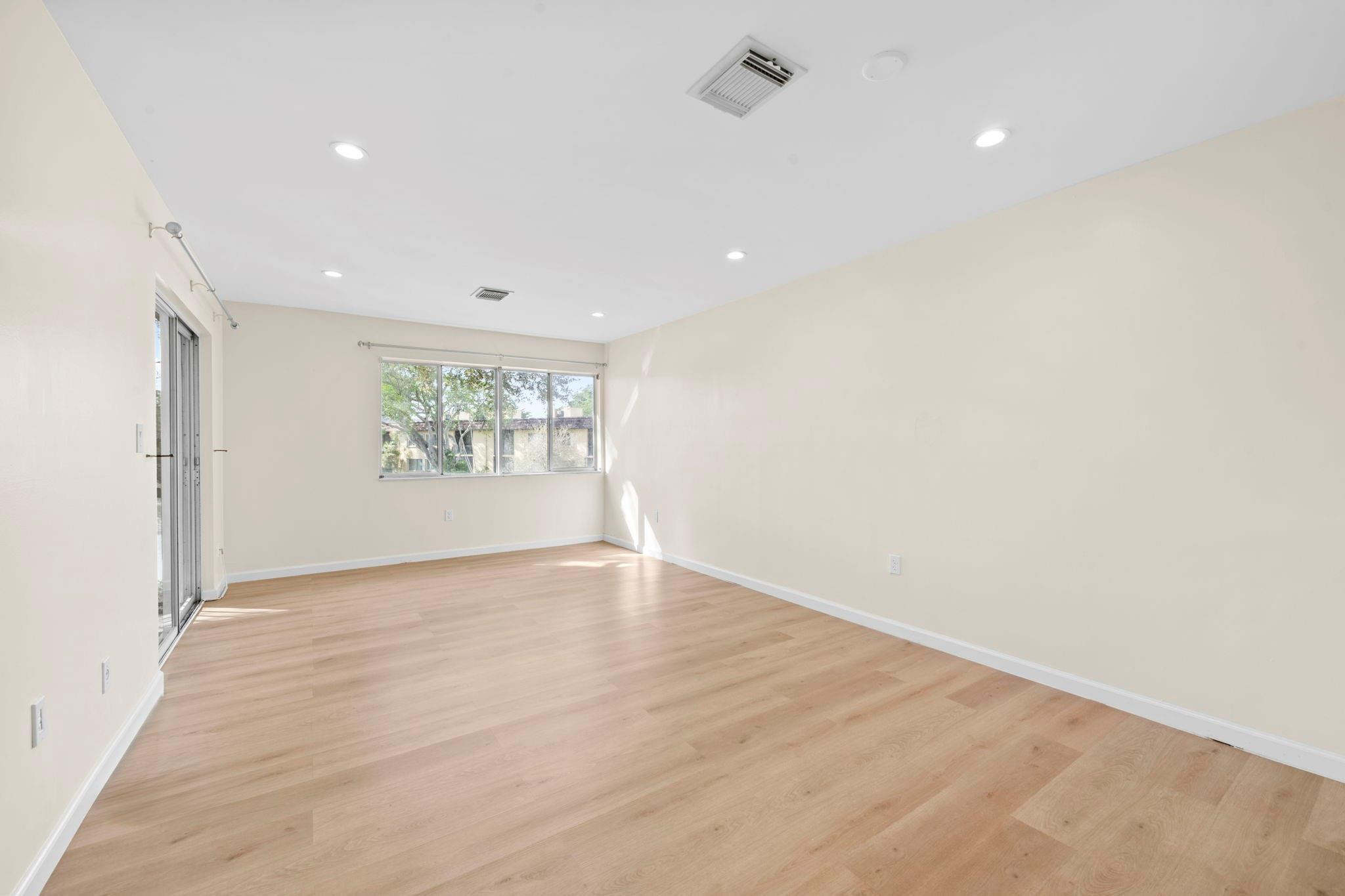 830 Southwest 9th St Circle, Unit 204 Boca Raton, FL 33486 - Photo 7 of 21 Photo 7