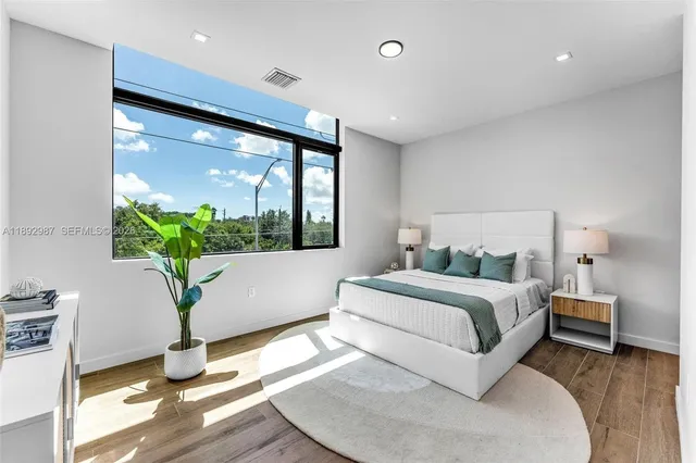 $986,333 | 523 Northeast 61st Street, Miami, FL 33137