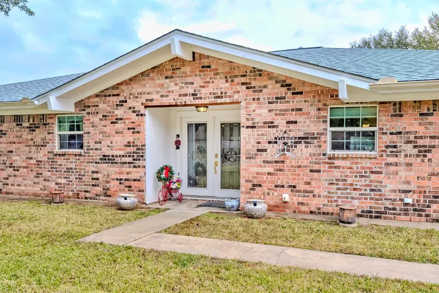 $379,000 | 186 Poinsettia Street, Bridge City, TX 77611