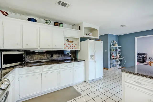 $379,000 | 186 Poinsettia Street, Bridge City, TX 77611