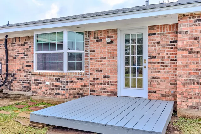 $379,000 | 186 Poinsettia Street, Bridge City, TX 77611