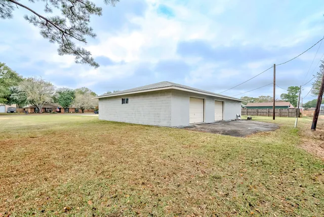 $379,000 | 186 Poinsettia Street, Bridge City, TX 77611