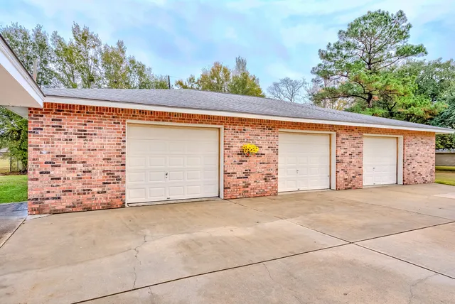 $379,000 | 186 Poinsettia Street, Bridge City, TX 77611