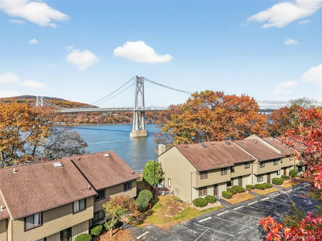 $360,000 | 28 Hudson Heights Drive, Unit 28, Poughkeepsie, NY 12601