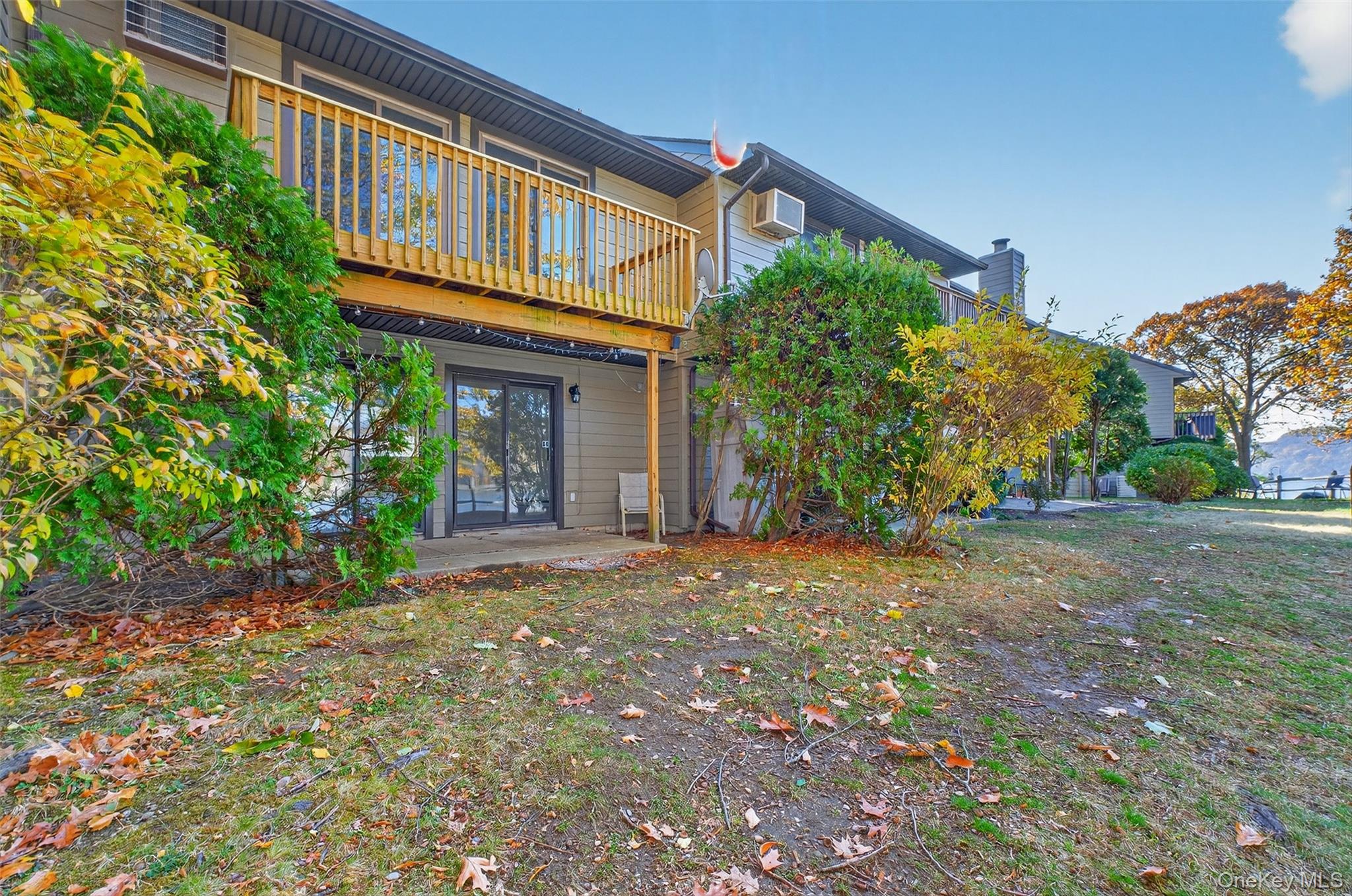28 Hudson Heights Drive, Unit 28 Poughkeepsie, NY 12601 - Photo 36 of 50 a front view of a house with garden