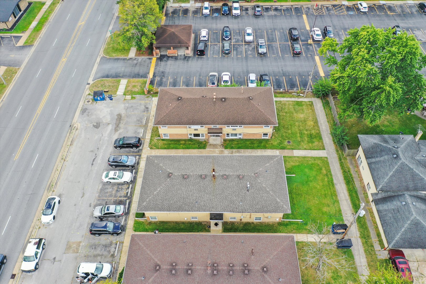 18508 Torrence Avenue Lansing, IL 60438 - Photo 32 of 39 an aerial view of a house