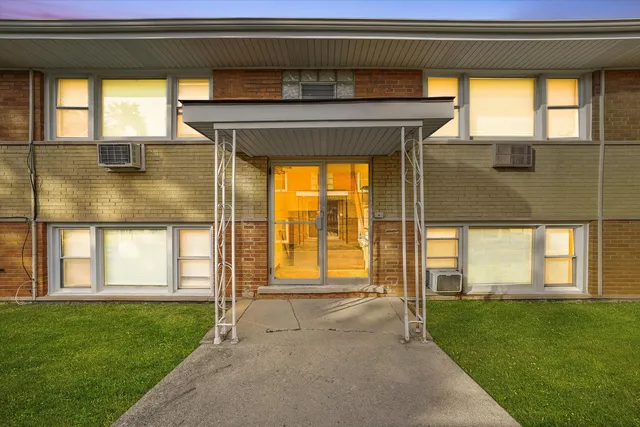 $475,000 | 18508 Torrence Avenue, Lansing, IL 60438