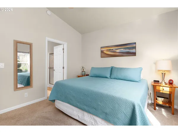$329,000 | 2471 Southeast Waldon Avenue, Roseburg, OR 97470