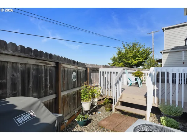 $329,000 | 2471 Southeast Waldon Avenue, Roseburg, OR 97470
