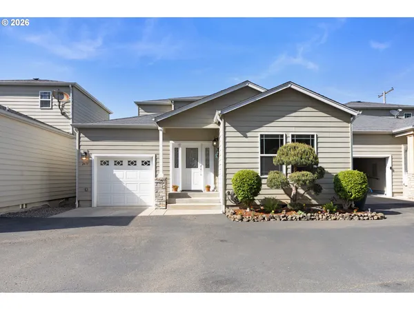 $329,000 | 2471 Southeast Waldon Avenue, Roseburg, OR 97470