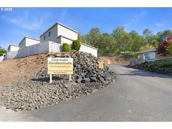 $329,000 | 2471 Southeast Waldon Avenue, Roseburg, OR 97470