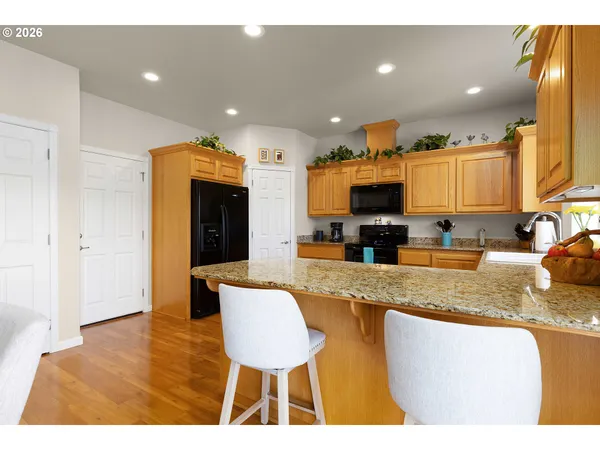 $329,000 | 2471 Southeast Waldon Avenue, Roseburg, OR 97470