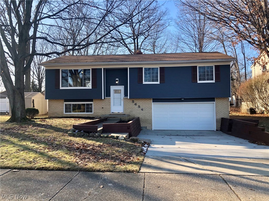 5654 Dolphin Road Mentor, OH 44060 - Photo 1 of 34 Gallery Image 1