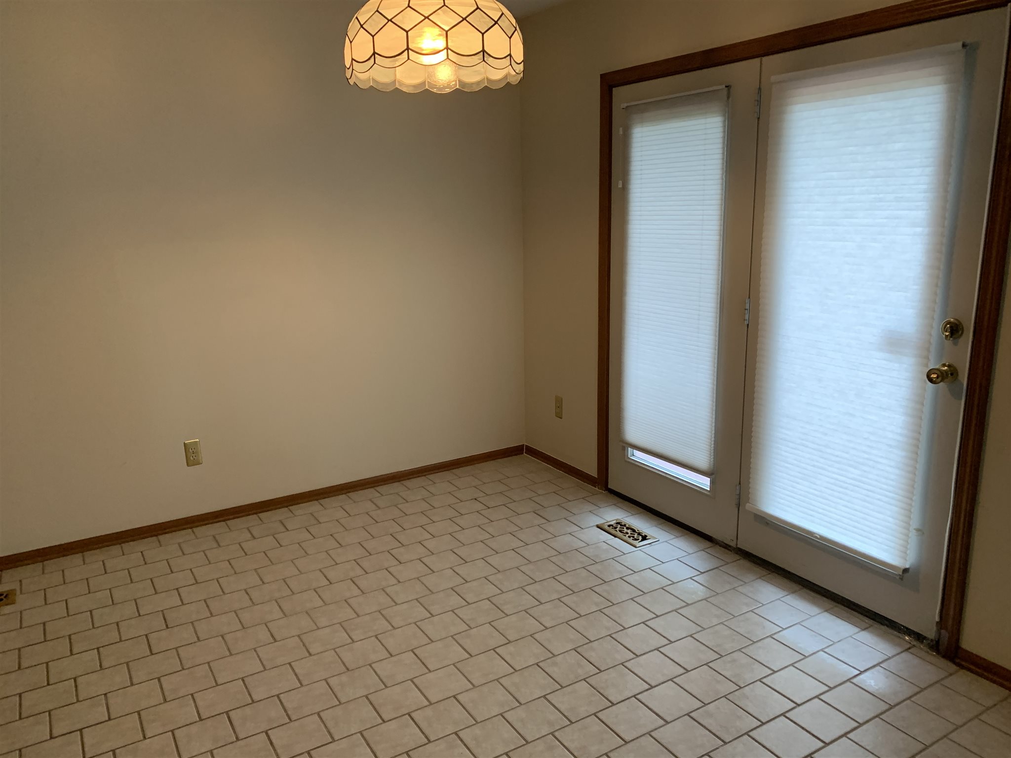 2205 Broken Oak Road Fort Wayne, IN 46818 - Photo 7 of 32